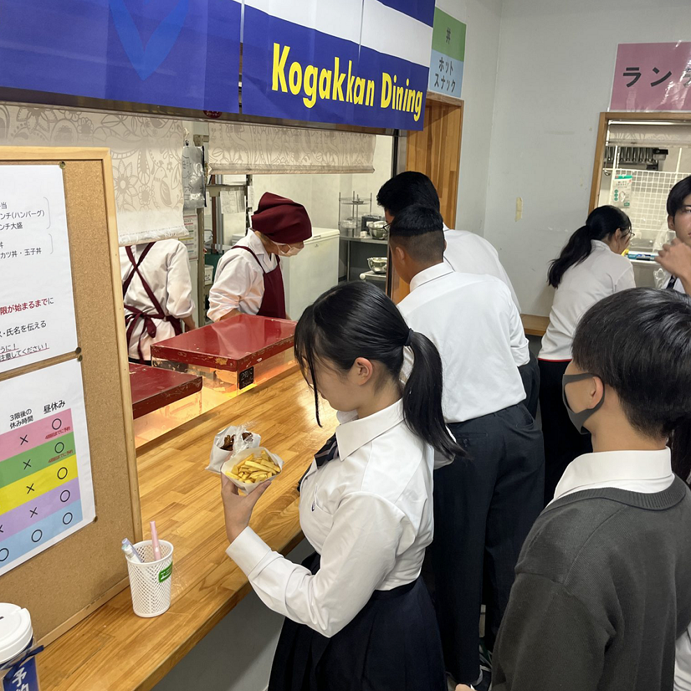 待望の「Kogakkan Dining」開店！初日から大盛況の食堂 | 京都廣学館