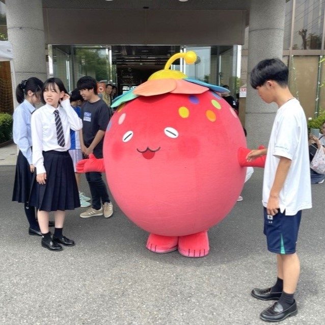 地域とふれあい、絆を育む～ 精華町ふれあいまつりに生徒会が参加