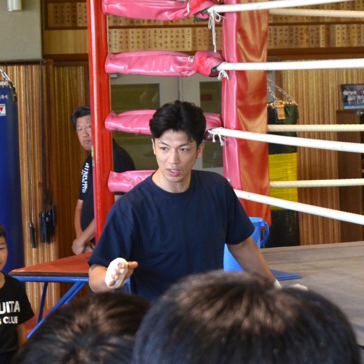 村田諒太さん、母校にエール：ボクシング部