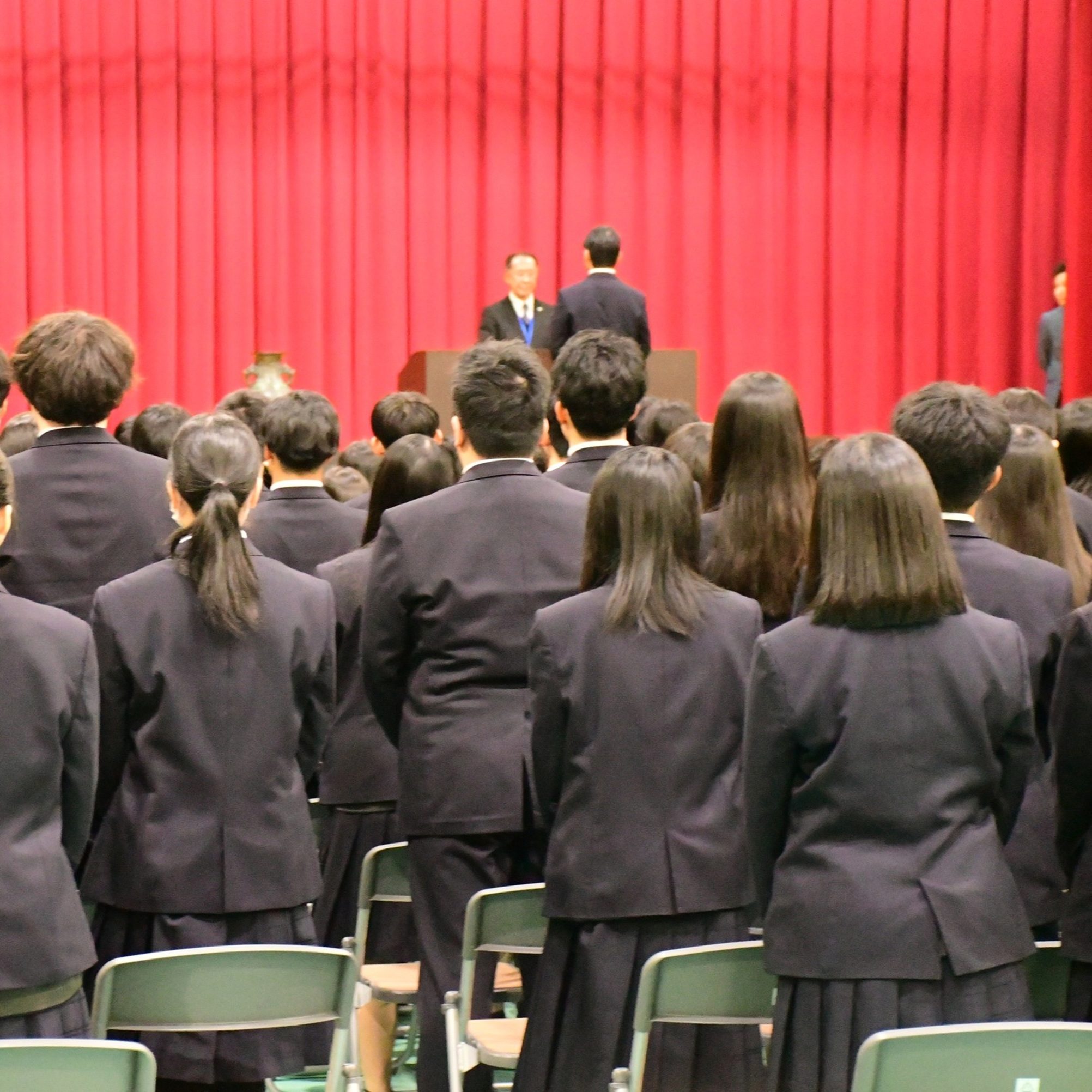 スーツ着こなし講座＆卒業式の予行を行いました | 京都廣学館高等学校