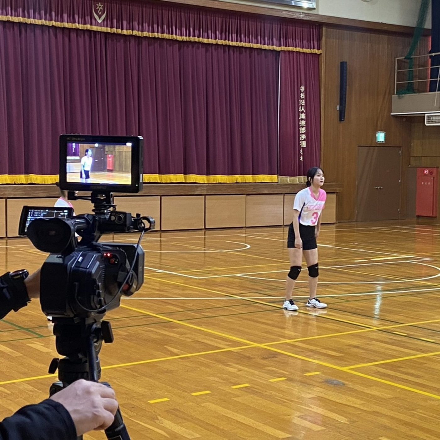 クラブ活動の紹介動画を撮影しています