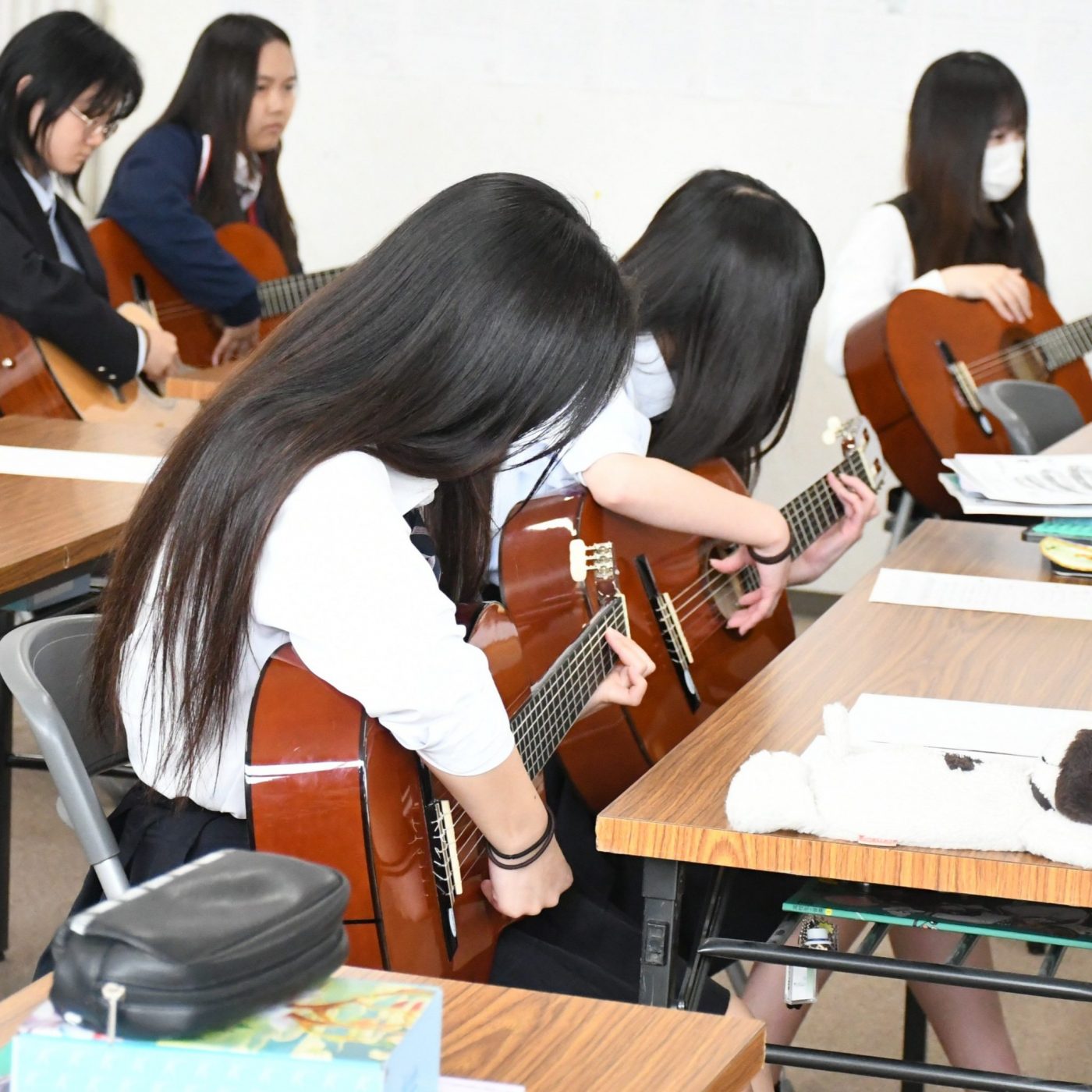 ギターの演奏にチャレンジ！